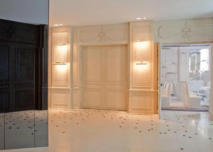 La Maison Champs Elysees